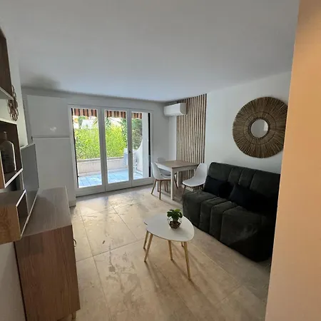 Апартаменты Studio Frejus Plage *