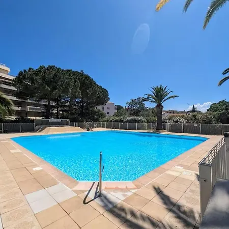 Апартаменты Studio Frejus Plage Фрежюс